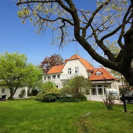 Strandvilla Rheingold - Nebengebaeude * Goehren (Ruegen)